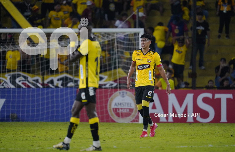 FBL-LIBERTADORES-BARCELONA-UNIVERSITARIO