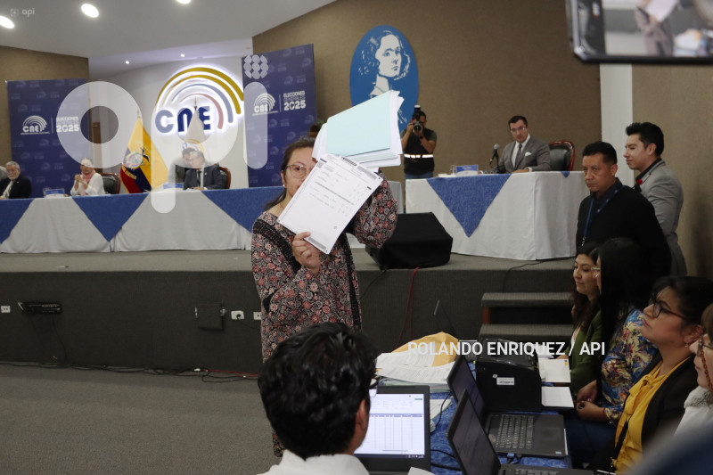 AUDIENCIA ESCRUTINIO CNE
