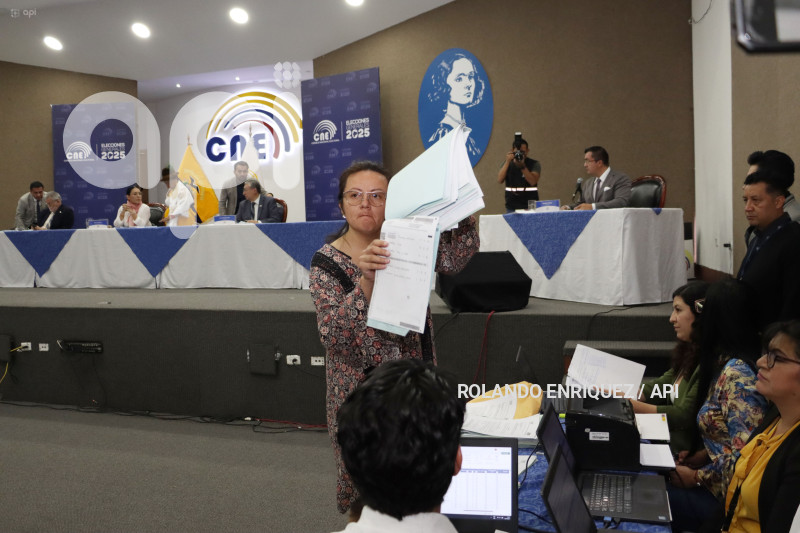 AUDIENCIA ESCRUTINIO CNE
