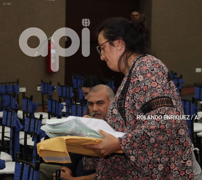 AUDIENCIA ESCRUTINIO CNE