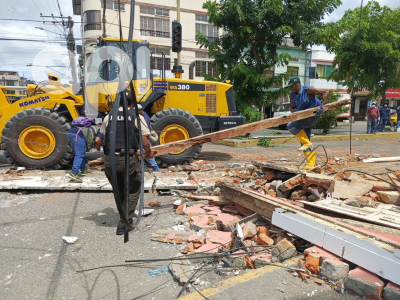 ESM-TEMBLOR ESMERALDAS