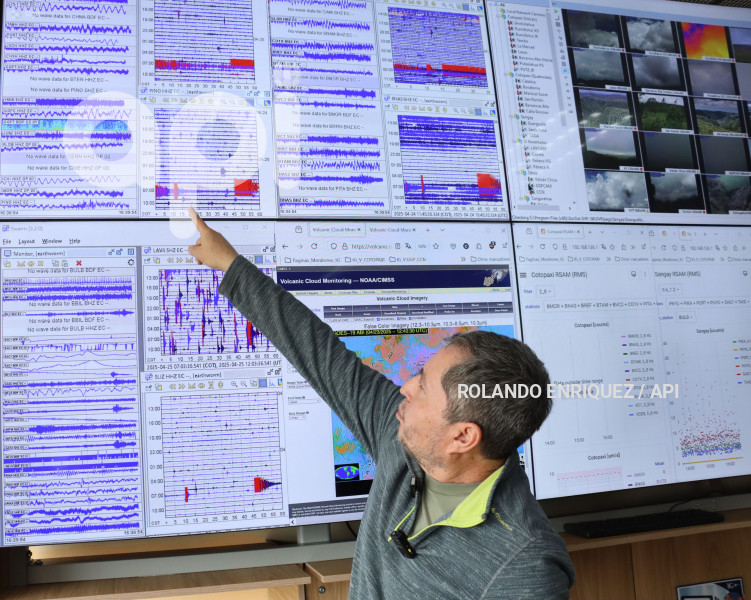 SANDRO VACA GEOFISICO SOBRE SISMO ESMERALDAS