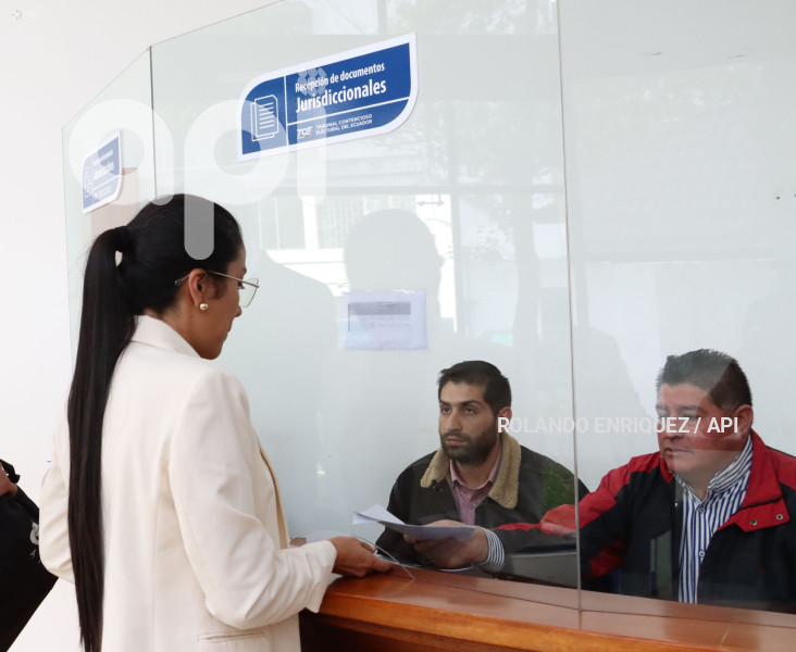 GISSELLA MOLINA DENUNCIA A LOURDES TIBAN