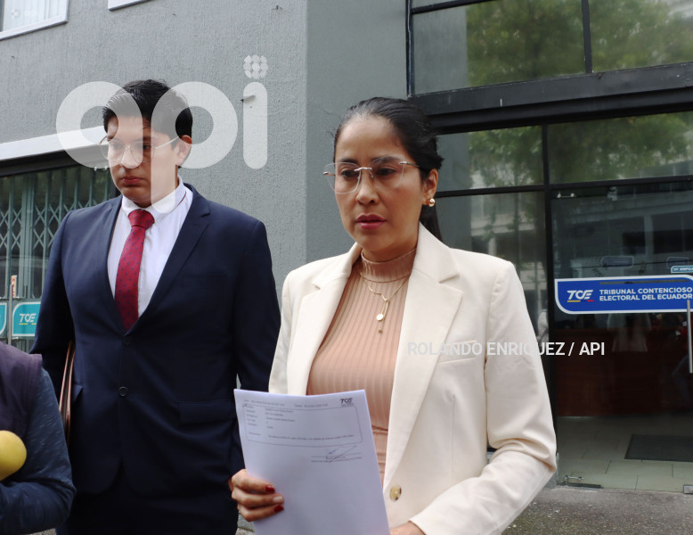 GISSELLA MOLINA DENUNCIA A LOURDES TIBAN