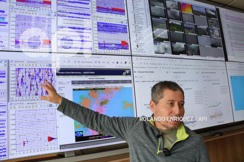 SANDRO VACA GEOFISICO SOBRE SISMO ESMERALDAS