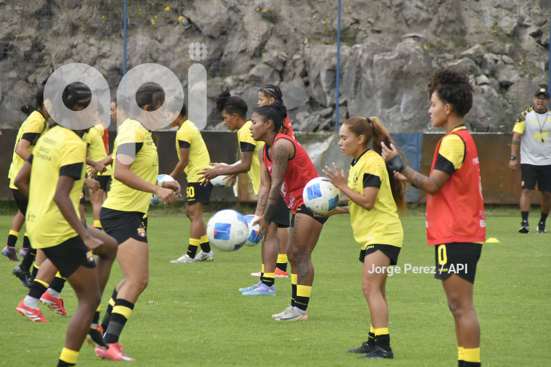 FBL SUPERLIGA FEMENINA MACARA VS BARCELONA