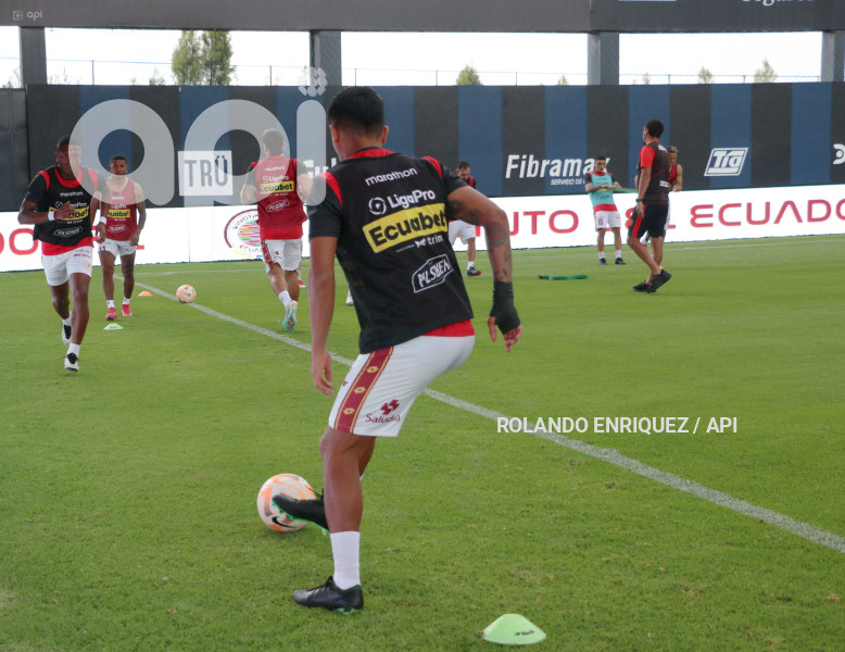 FBL LIGAPRO ECUABET VINO TINTO VS CUENCA