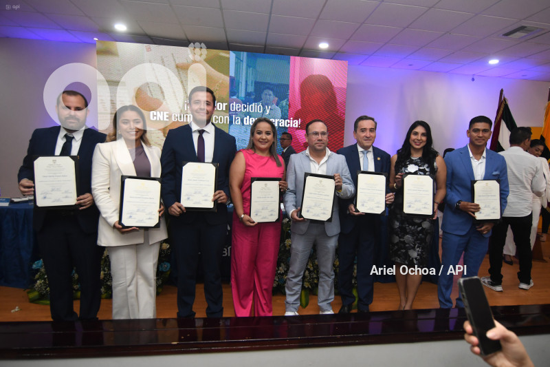 PORTOVIEJO-CNE-ASAMBLEISTAS-CREDENCIALES
