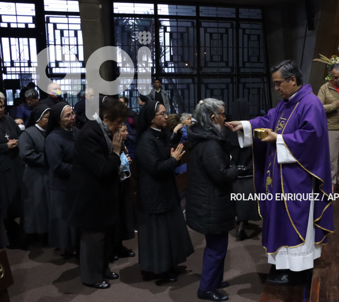 MISA DE SUFRAGIO POR EL PAPA FRANCISCO