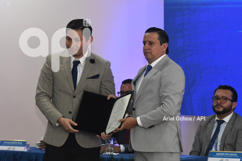 PORTOVIEJO-CNE-ASAMBLEISTAS-CREDENCIALES