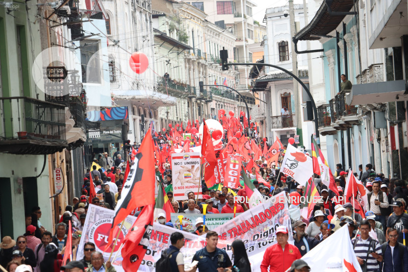QUITO MARCHA 1 DE MAYO