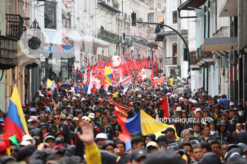QUITO MARCHA 1 DE MAYO