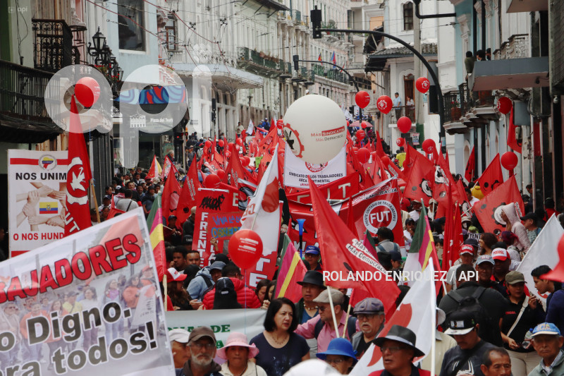 QUITO MARCHA 1 DE MAYO