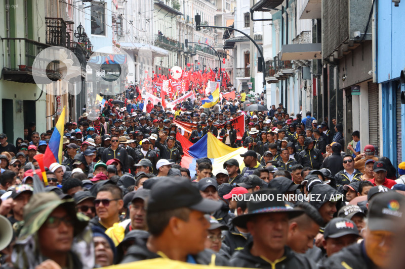 QUITO MARCHA 1 DE MAYO