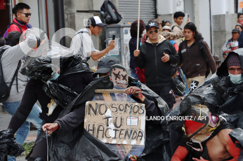 QUITO MARCHA 1 DE MAYO