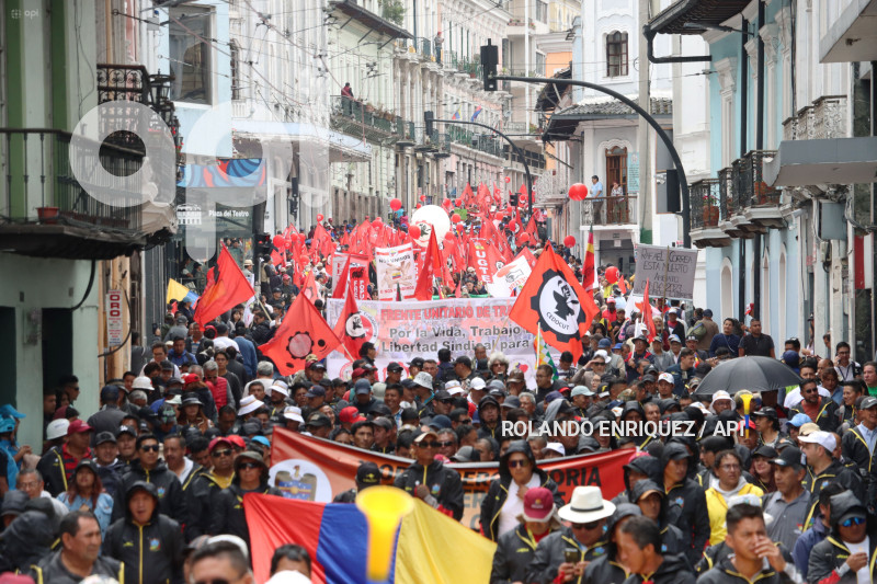 QUITO MARCHA 1 DE MAYO