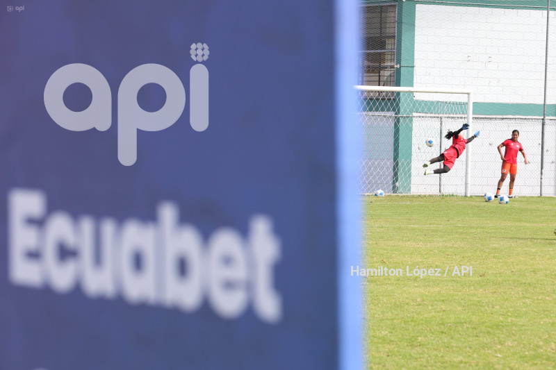 FBL-SUPERLIGA-FEMENINA-ECUABET-VINOTINTO-MACARÁ