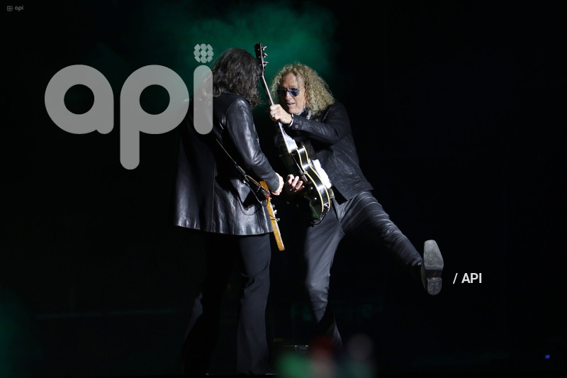 MASTERS OF ROCK