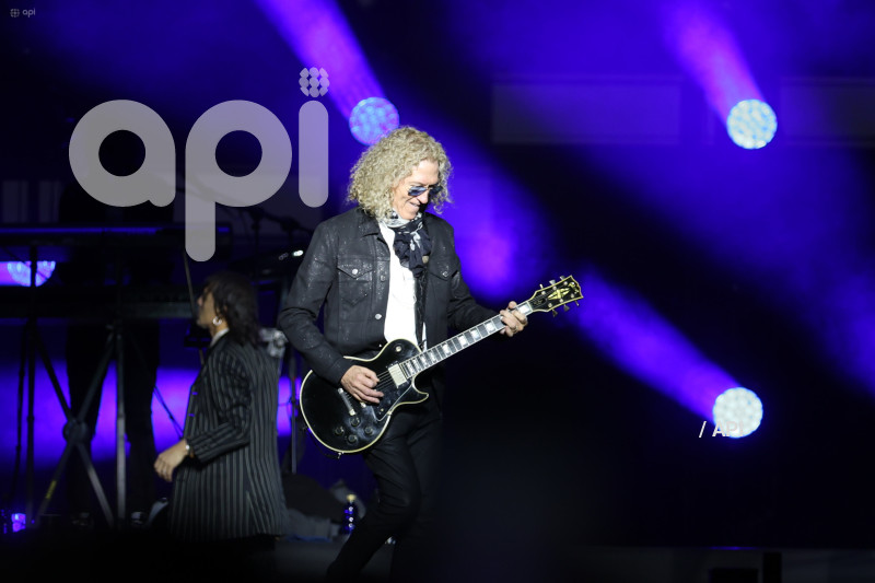 MASTERS OF ROCK