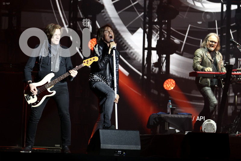 MASTERS OF ROCK