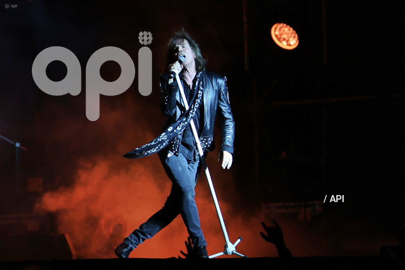 MASTERS OF ROCK