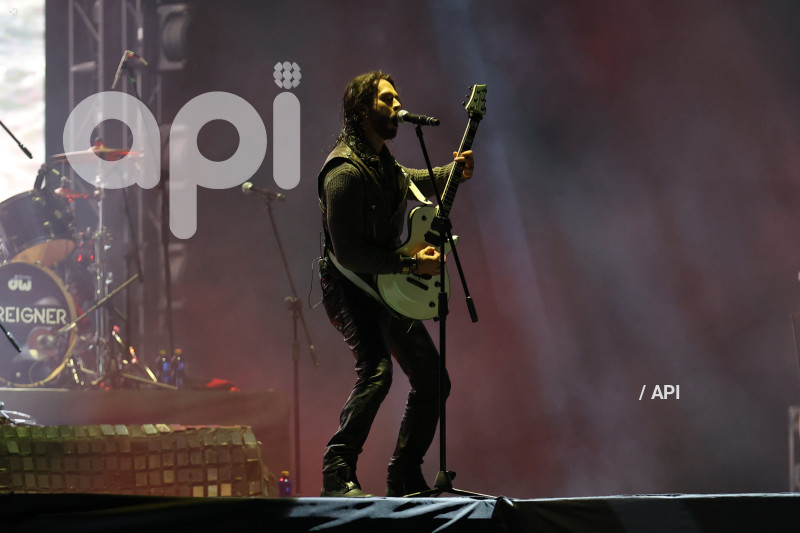 MASTERS OF ROCK