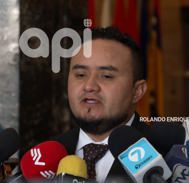 ASAMBLEISTAS REELECTOS Y NUEVOS PRESENTAN DOCUMENTOS