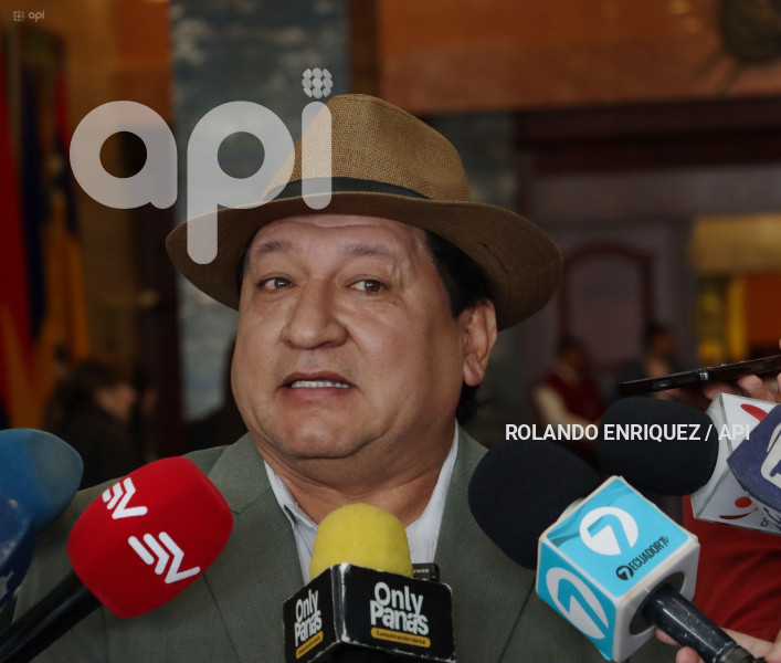 ASAMBLEISTAS REELECTOS Y NUEVOS PRESENTAN DOCUMENTOS