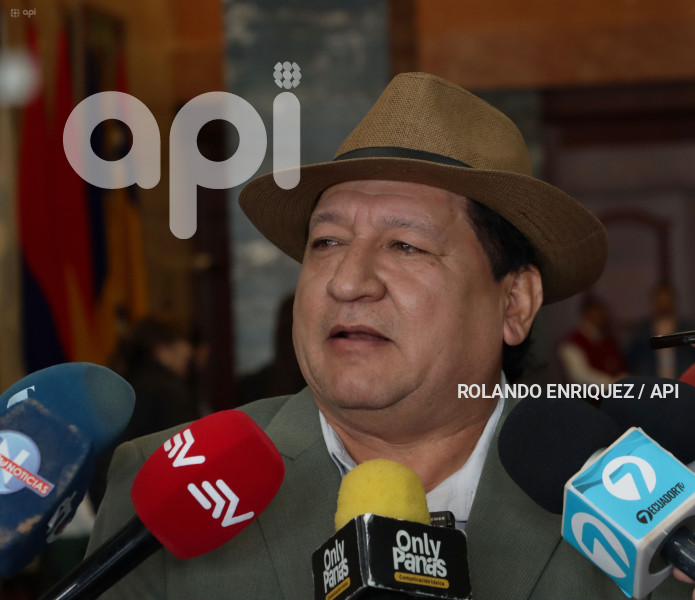ASAMBLEISTAS REELECTOS Y NUEVOS PRESENTAN DOCUMENTOS