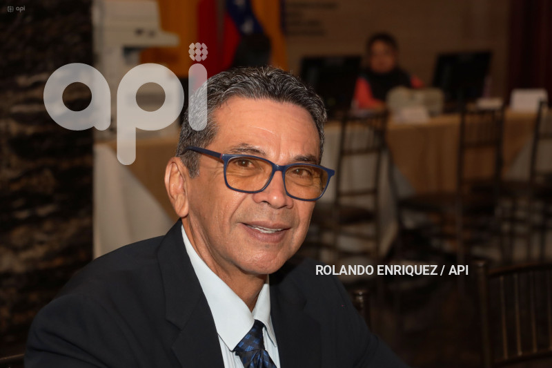 ASAMBLEISTAS REELECTOS Y NUEVOS PRESENTAN DOCUMENTOS