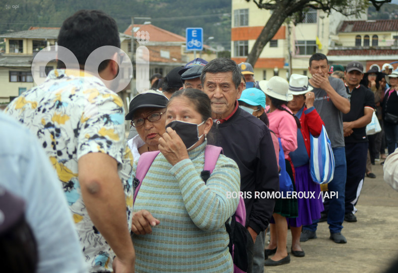 CUENCA-ENTREGA MASCARILLAS-PREVENIR FIEBRES TOSFERINA Y AMARILLA