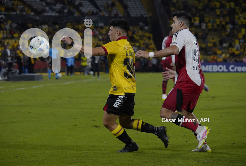 FBL-LIBERTADORES-BARCELONA-RIVER PLATE