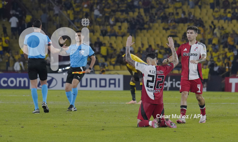 FBL-LIBERTADORES-BARCELONA-RIVER PLATE