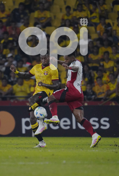 FBL-LIBERTADORES-BARCELONA-RIVER PLATE