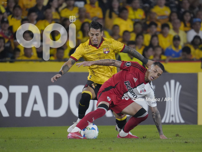 FBL-LIBERTADORES-BARCELONA-RIVER PLATE