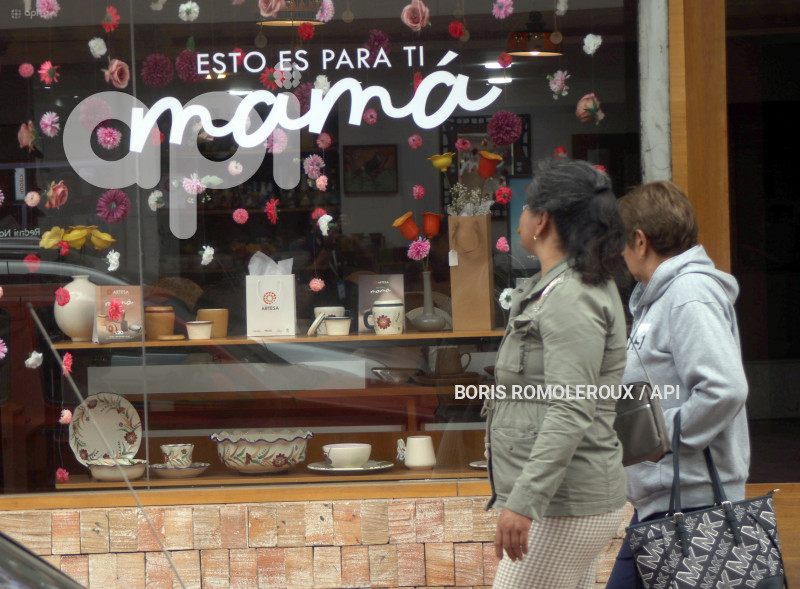 CUENCA-COMERCIO-DIA DE LA MADRE