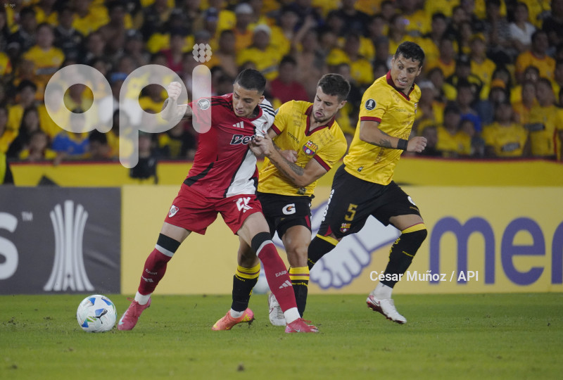 FBL-LIBERTADORES-BARCELONA-RIVER PLATE