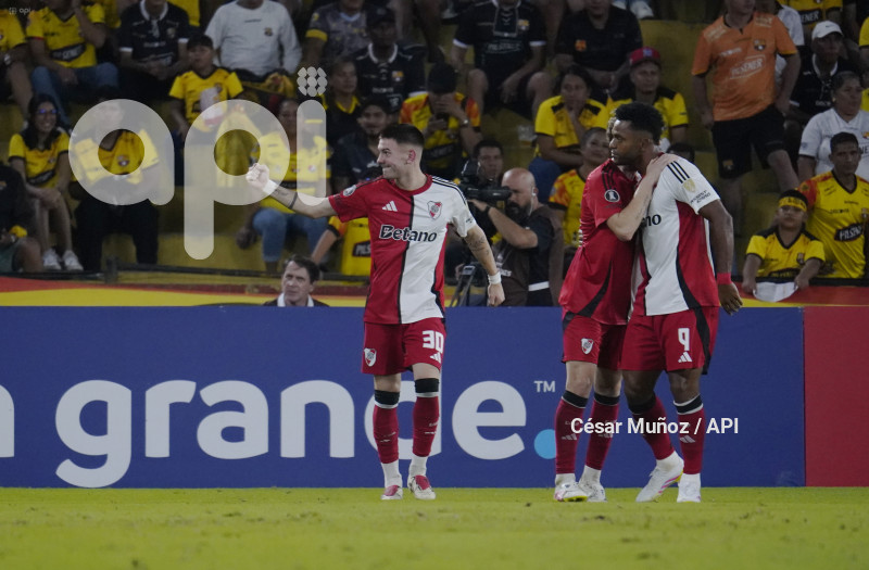 FBL-LIBERTADORES-BARCELONA-RIVER PLATE