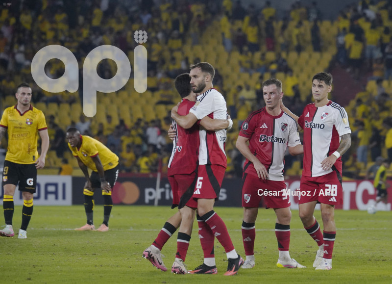 FBL-LIBERTADORES-BARCELONA-RIVER PLATE