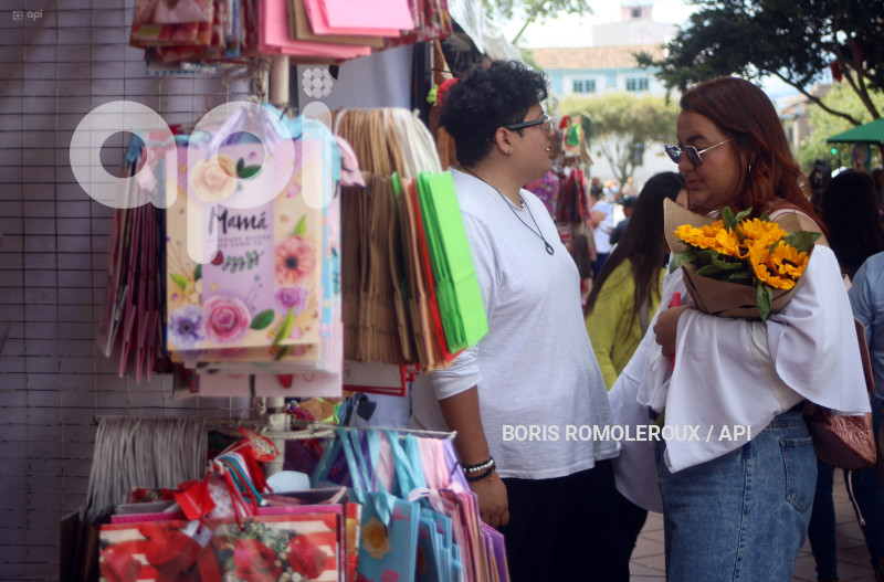 CUENCA-COMERCIO-DIA DE LA MADRE