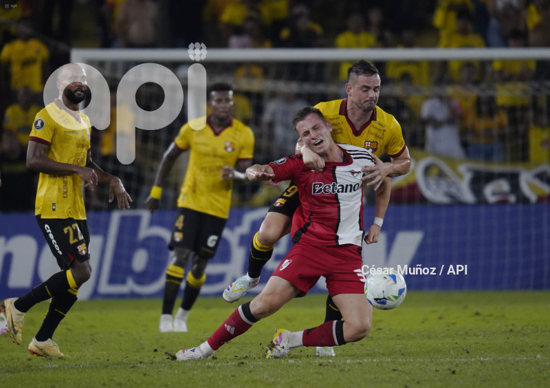FBL-LIBERTADORES-BARCELONA-RIVER PLATE