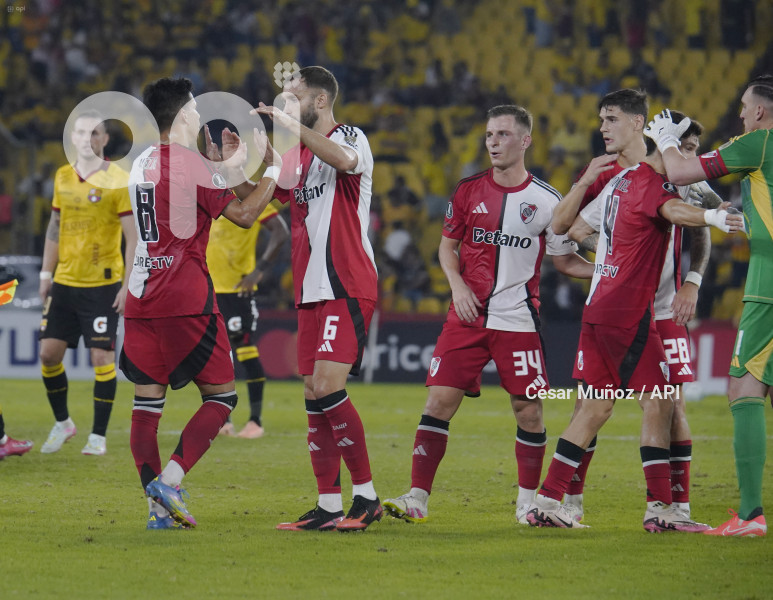FBL-LIBERTADORES-BARCELONA-RIVER PLATE