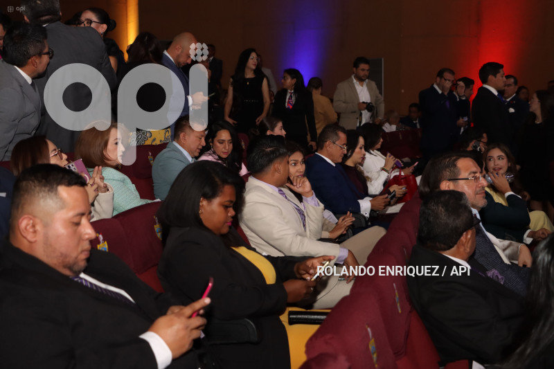 ENTREGA CREDENCIALES ASAMBLEISTAS NACIONALES