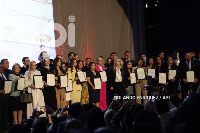 ENTREGA CREDENCIALES ASAMBLEISTAS NACIONALES