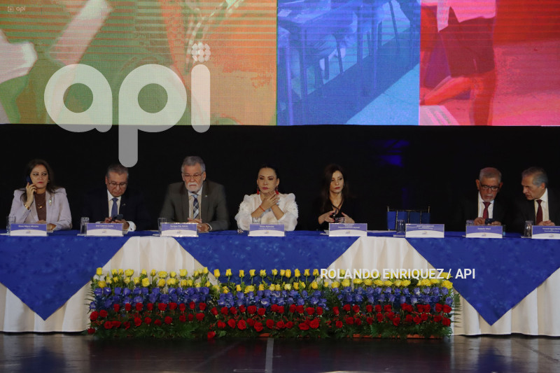 ENTREGA CREDENCIALES ASAMBLEISTAS NACIONALES
