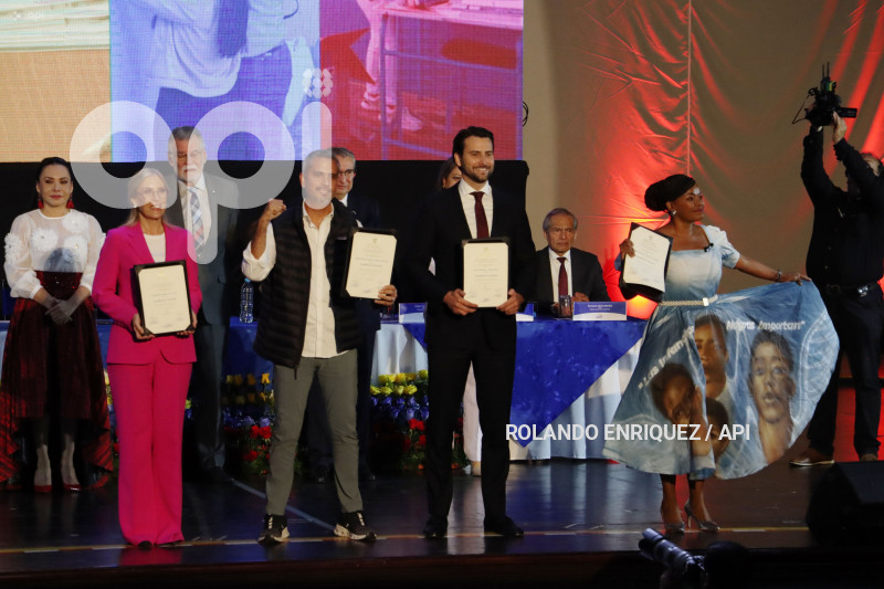 ENTREGA CREDENCIALES ASAMBLEISTAS NACIONALES