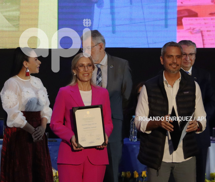 ENTREGA CREDENCIALES ASAMBLEISTAS NACIONALES