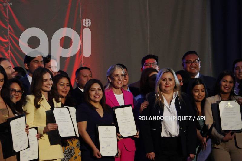 ENTREGA CREDENCIALES ASAMBLEISTAS NACIONALES