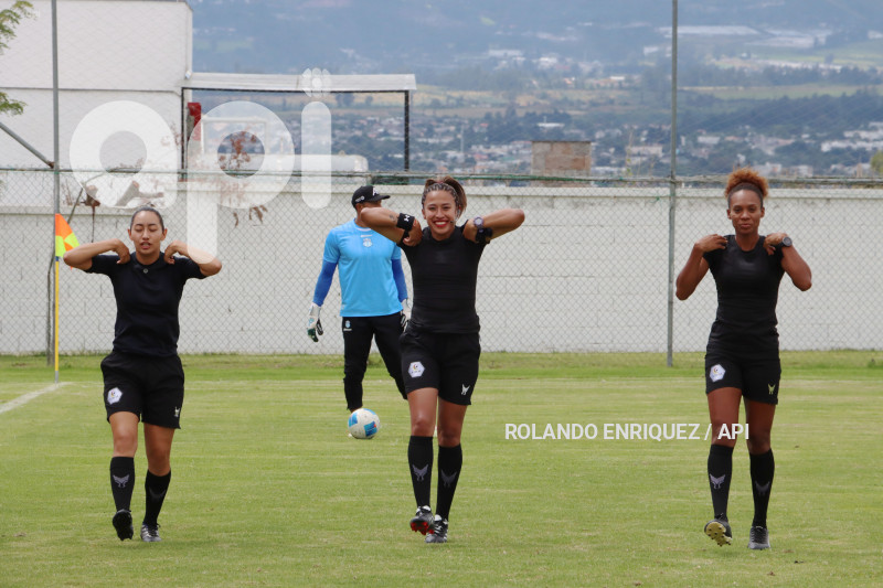 FBL SUPERLIGA FEMENINA NANAS VS MACARA