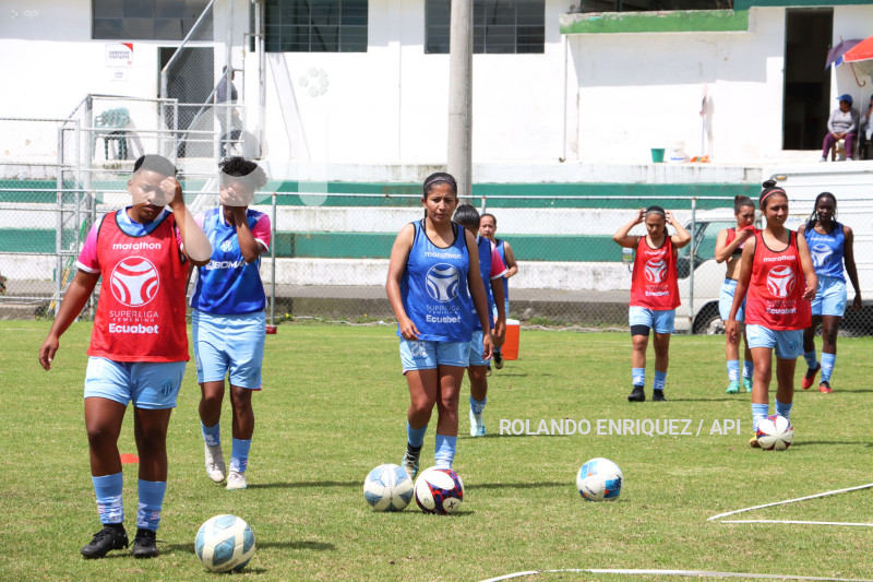 FBL SUPERLIGA FEMENINA NANAS VS MACARA